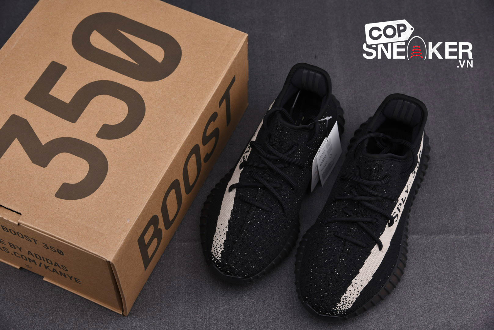 Giày Adidas Yeezy Boost 350 V2 Oreo Best Quality