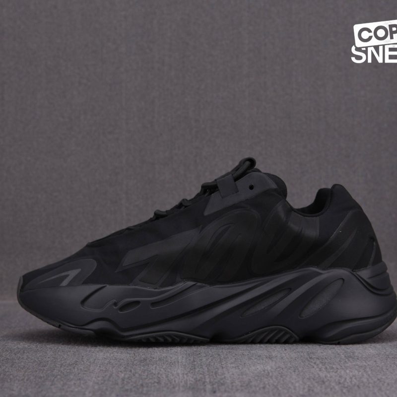 Giày Adidas Yeezy Boost 700 MNVN ‘Triple Black’ Best Quality