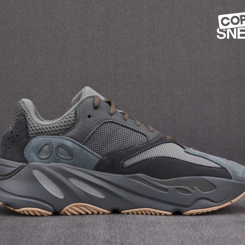 Giày Adidas Yeezy Boost 700 Teal Blue Best Quality